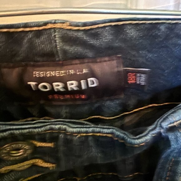 Torrid jeans - Picture 2 of 3